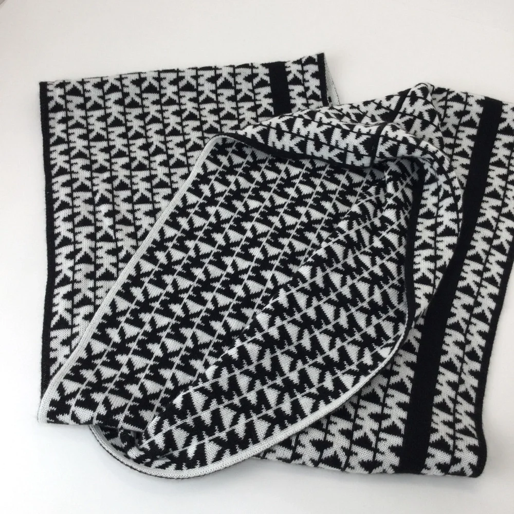 Michael Kors Reversible Infinity Scarf MK Logo Patterned‎